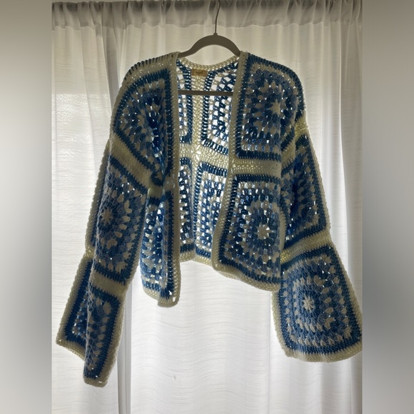 Tullabee crochet sweater - Picture 3 of 3